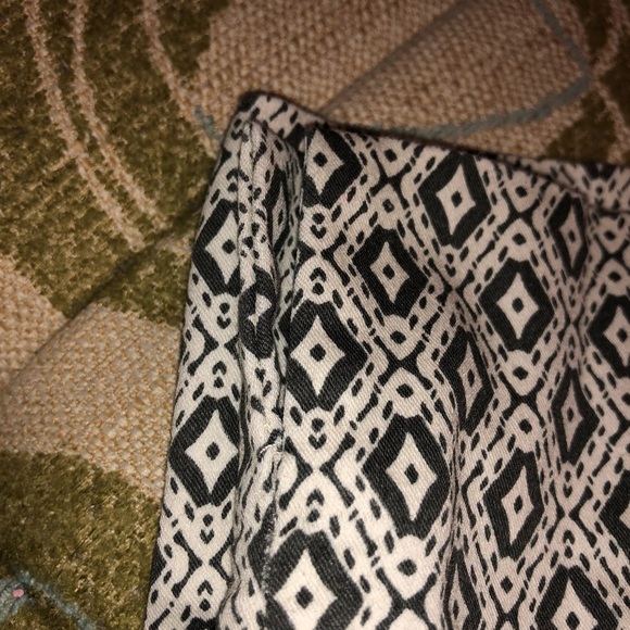 H&M black and white Design slacks - Picture 4 of 5